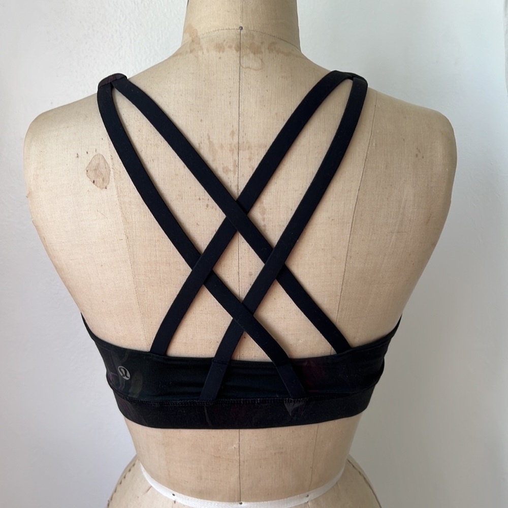 Lululemon sports bra